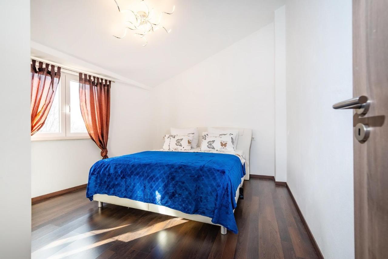 Holiday House With A Parking Space Nin, Zadar - 18143 Экстерьер фото