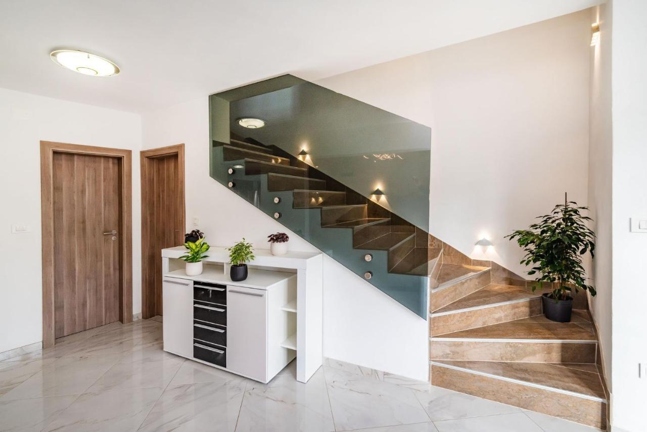 Holiday House With A Parking Space Nin, Zadar - 18143 Экстерьер фото
