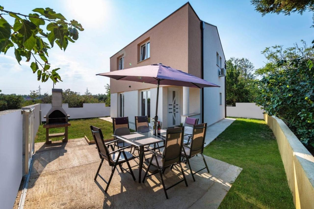 Holiday House With A Parking Space Nin, Zadar - 18143 Экстерьер фото