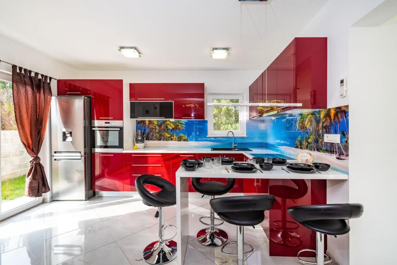 Holiday House With A Parking Space Nin, Zadar - 18143 Экстерьер фото